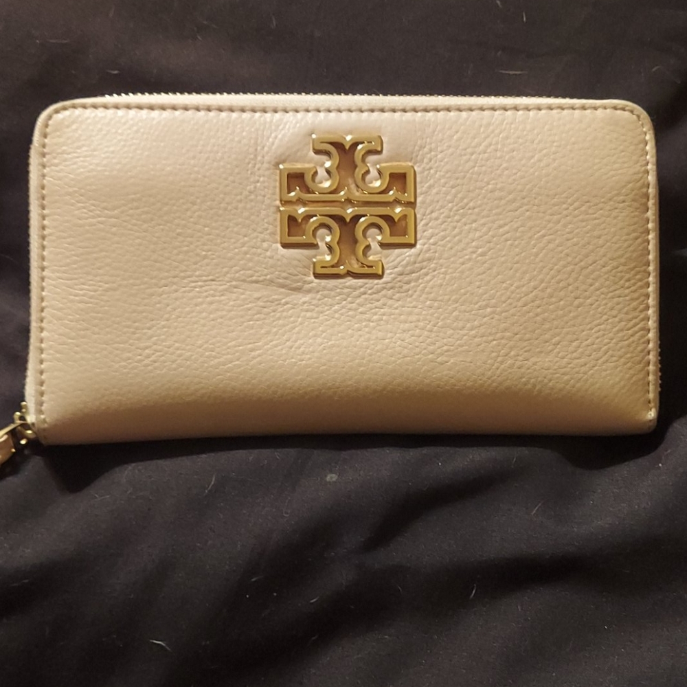 Tory Burch Brittan wallet